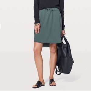 EUC Lululemon On the Fly Skirt in Sz 8